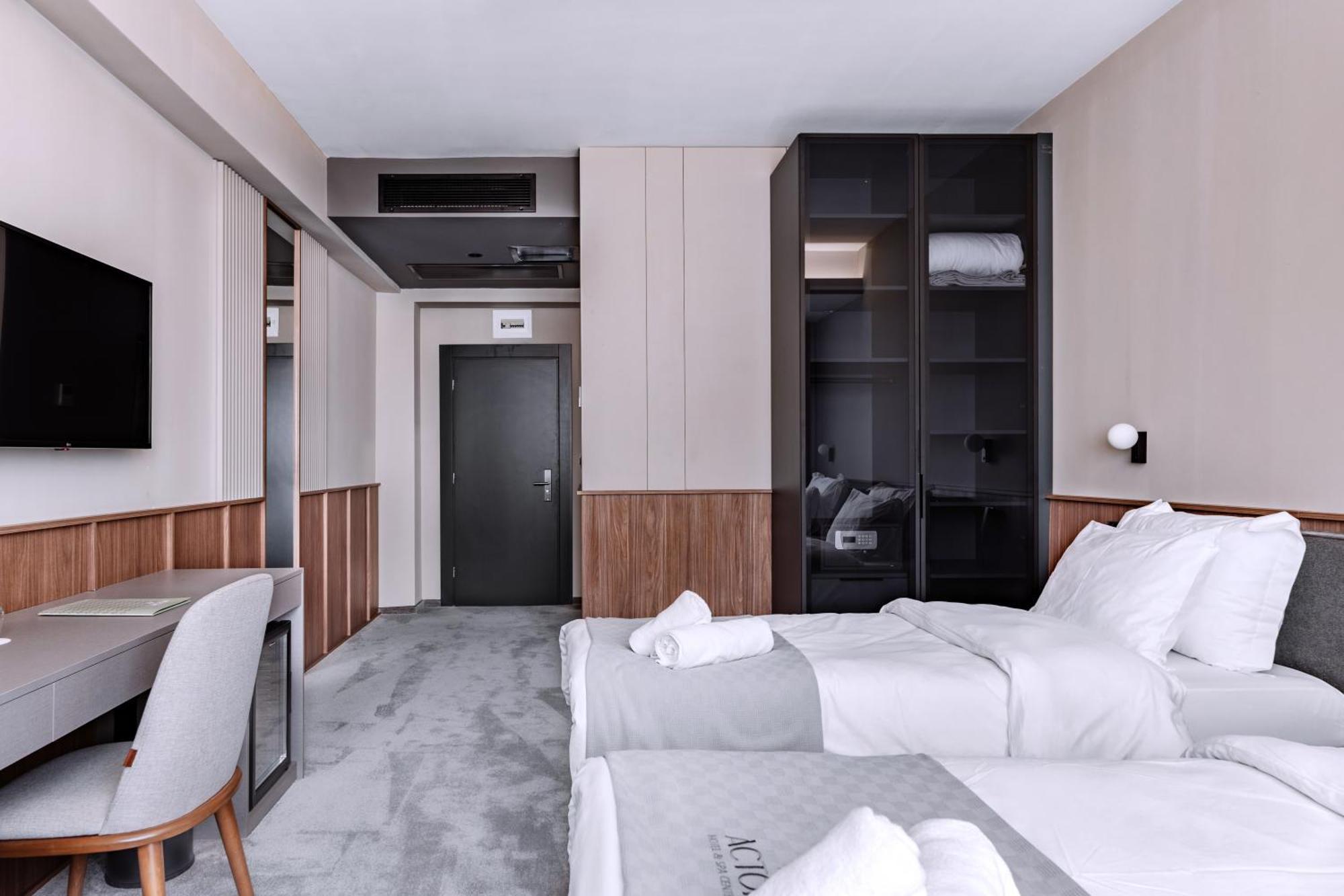Actor Hotel Suto Orizari Bagian luar foto